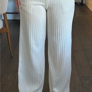 ALO Yoga Ribbed Wide-Leg Pants in Ivory